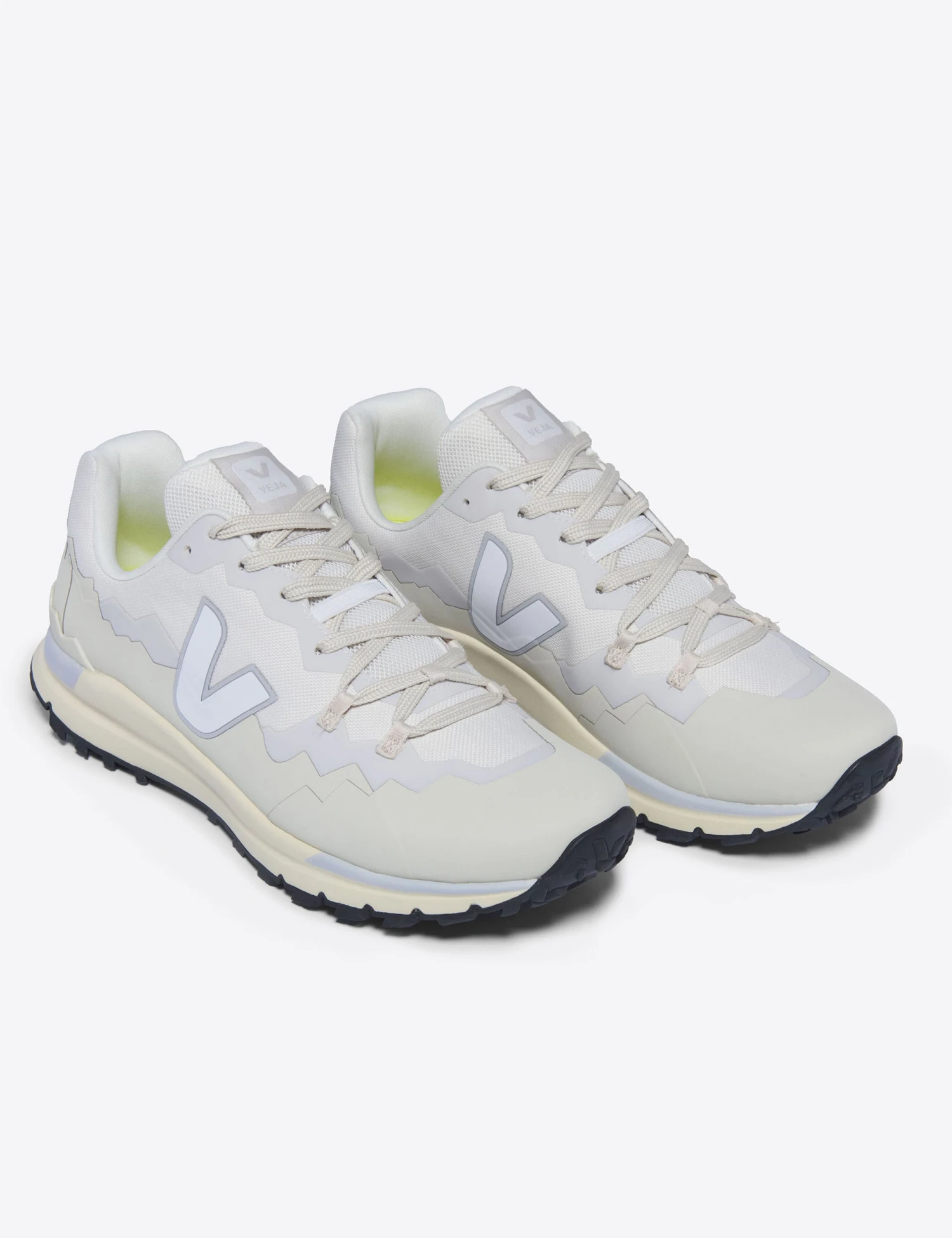 Veja Fitz Roy Trek Shell - Gravel White 4 Veja Fitz Roy Trek Shell - Gravel White - Image 2