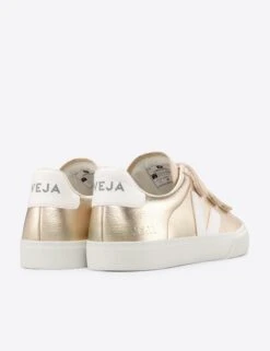 Veja Recife Leather Trainers - Platine White -The Sports Edit Store veja w recife leather trainers platine white RC052418 3