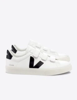 Veja Recife Chrome-Free Leather Trainers - White Black -The Sports Edit Store veja w recife leather trainers white black RC0502790 2