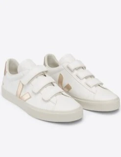 Veja Recife Leather Trainers - Extra-White Platine -The Sports Edit Store veja w recife trainers extra white platine RC052762 2