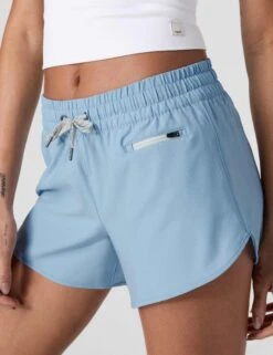 Vuori Clementine 4" Short 2.0 - Surf -The Sports Edit Store vuori clementine 4in short 2 0 surf vw3004sur 4