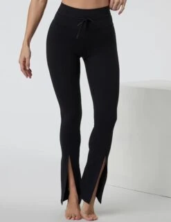 Vuori Daily Split Flare - Black