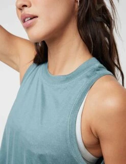 Vuori Energy Top - Iron Heather 12 Vuori Energy Top - Iron Heather -The Sports Edit Store vuori energy top iron heather VW123HIR 4