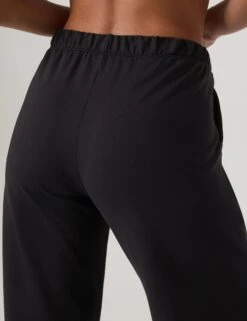 Vuori Halo Modern Straight Leg Pant - Solid Black -The Sports Edit Store vuori halo modern straight leg pant solid black vw4313sbk 6