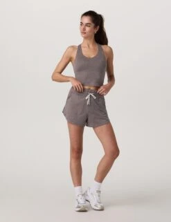 Vuori Halo Performance Crop 2.0 - Huckleberry Heather -The Sports Edit Store vuori halo performance crop tank 2 0 huckleberry heather vw1172hhb 2