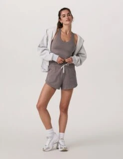 Vuori Halo Performance Crop 2.0 - Huckleberry Heather -The Sports Edit Store vuori halo performance crop tank 2 0 huckleberry heather vw1172hhb 3