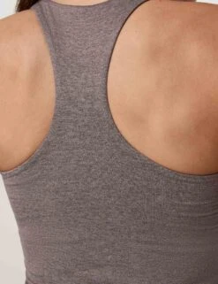 Vuori Halo Performance Crop 2.0 - Huckleberry Heather -The Sports Edit Store vuori halo performance crop tank 2 0 huckleberry heather vw1172hhb 6