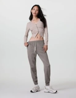 Vuori Performance Jogger - Chia Heather 16 Vuori Performance Jogger - Chia Heather -The Sports Edit Store vuori performance jogger chia heather vw303hhi 7