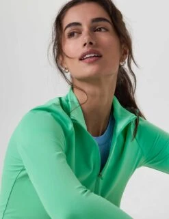 Vuori Studio Half Zip - Light Bergamot 11 Vuori Studio Half Zip - Light Bergamot -The Sports Edit Store vuori studio half zip light bergamot vw287lbg 3
